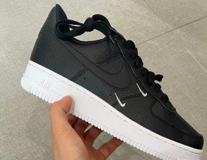 Nike Air force 1双钩低帮板鞋 倒手低价卖 略