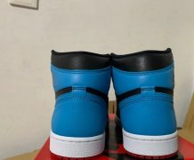 低价出CD0461-046 盒盖破损 介意勿来