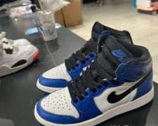 耐克 Nike Blazer Mid 涂鸦黑钩  稍微有点开