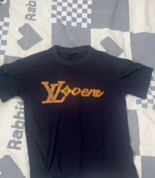 LV潮流短袖 衣服未洗状态