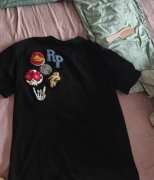 美式潮牌Doods黑色短袖T恤，前后都有刺绣图案