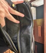 BFS黑色真皮胸包｜男士小包潮牌腰包 个人闲置 低价出